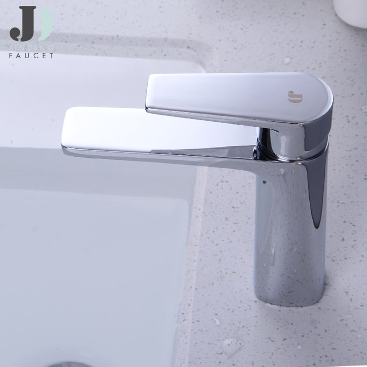 Single Handle White Brass Bathroom Hot and Cold Wash Basin Sink Faucet Mixer