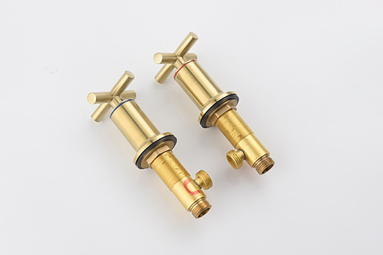 Deck Mounted Brushed Gold 3 Holes Double Corss Handle High-Arc Widespread Bathroom Split Basin Sink Faucet