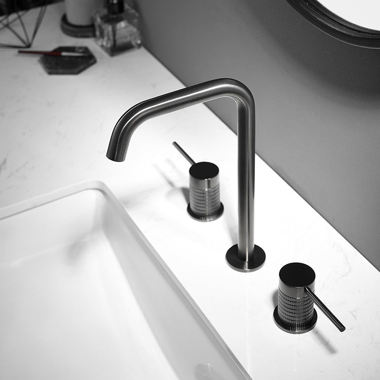Manufacturer Basin Tap Dual Handles 3 Hole Bathroom Sink Faucet