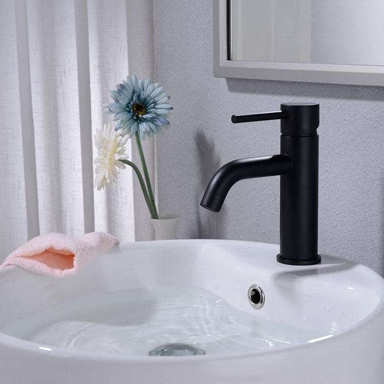 Brass Single Hole Deck Mounted Bathroom Wash Basin Mixer Faucet
