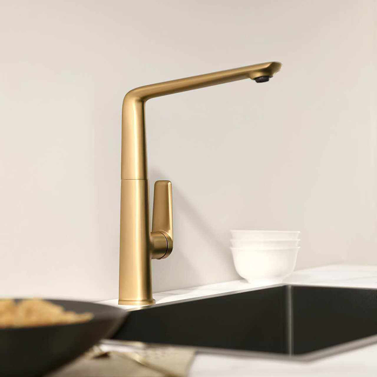 Deck Mounted Single Hole Brass Kitchen Faucet