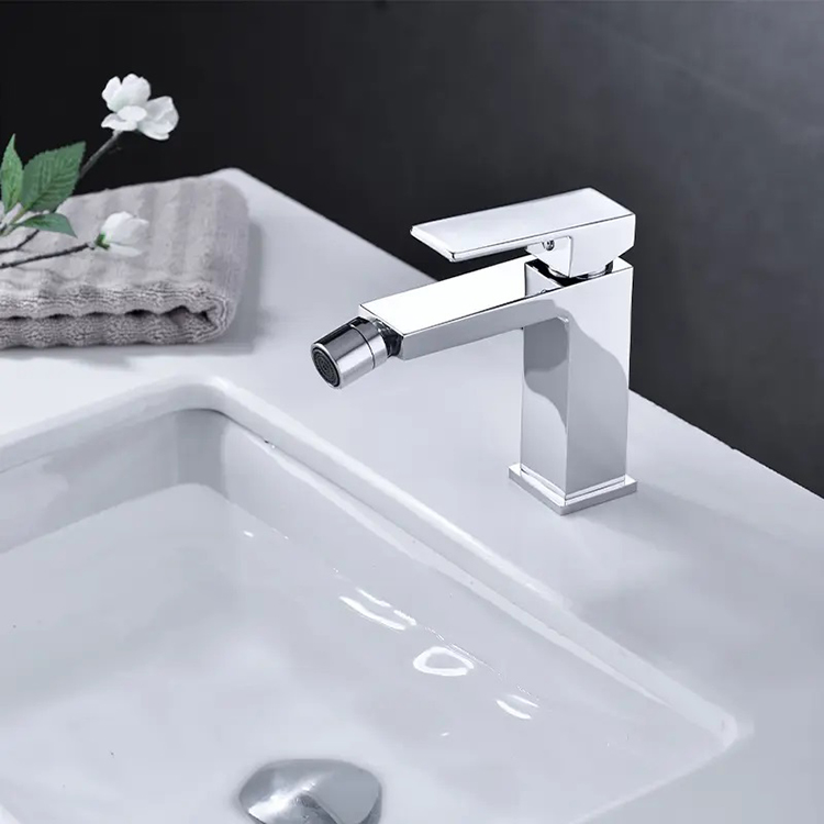 Deck Mounted Single Hole Hot and Cold Washroom Gold Bidet Faucets