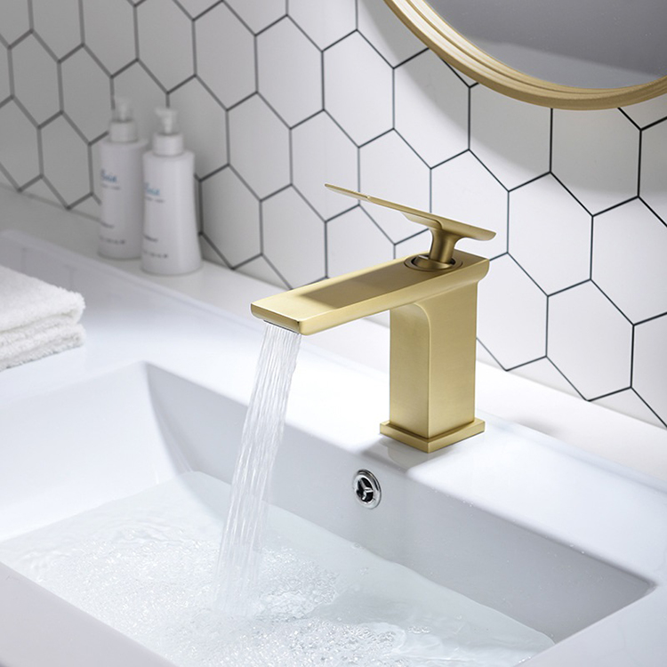 New Design Brass Deck Mounted Single Hole Short Bathroom Sink Faucet Mixer