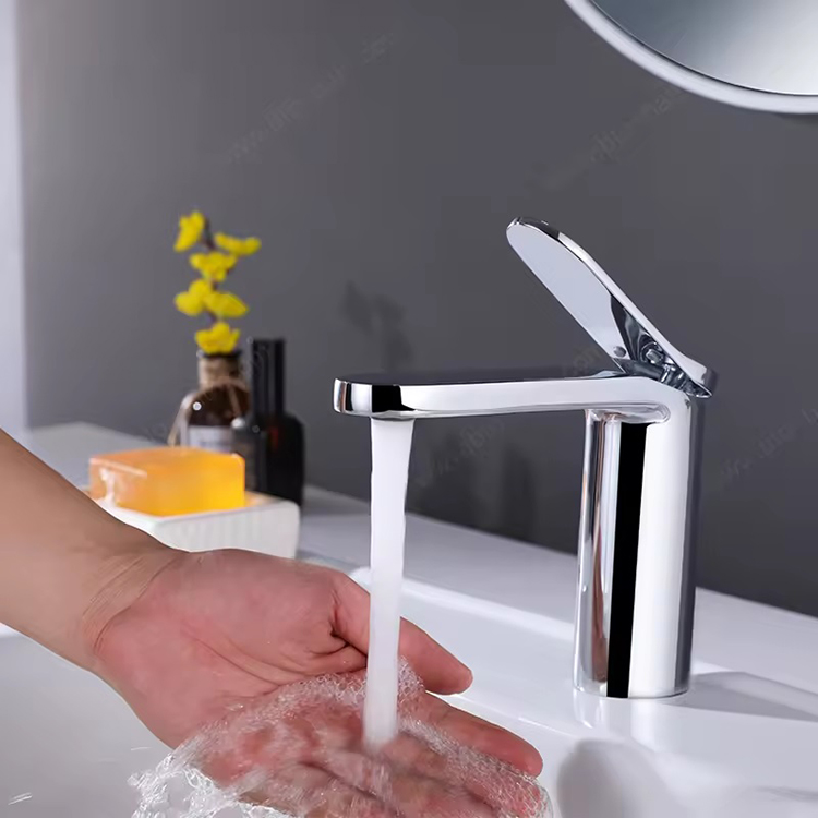 Deck Mounted Single Handle Brass Chrome Sliver Bathroom Basin Faucet Mixer Tap